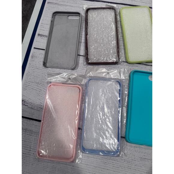 8 iPhone 8+ Silicone Cases - Picture 3 of 4